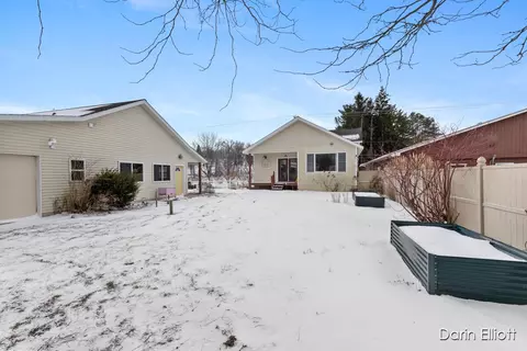 Exterior - 532 W Main, Stanton, MI 48888 photo 8 of 9