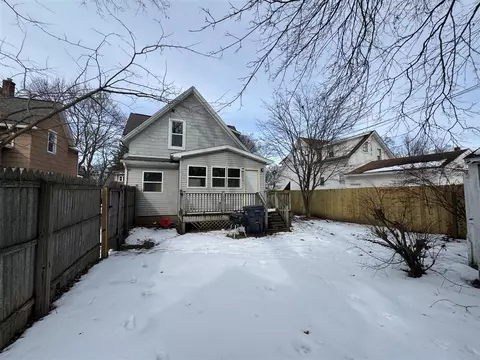 918 Clinton, Kalamazoo, MI 49001