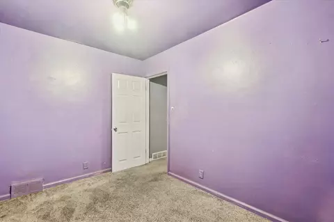 Bedroom - 1041 Nelson, Flint, MI 48503 photo 2 of 4