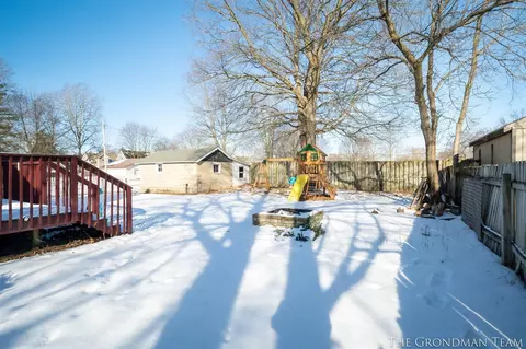 804 Morton, Belding, MI 48809 photo 42