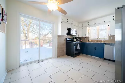 804 Morton, Belding, MI 48809 photo 16
