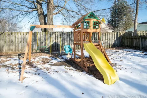 804 Morton, Belding, MI 48809 photo 44