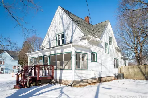 804 Morton, Belding, MI 48809 photo 4