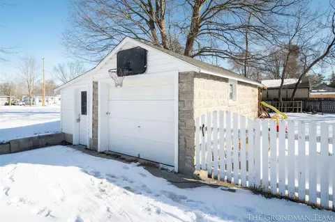 804 Morton, Belding, MI 48809 photo 43