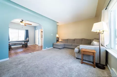 804 Morton, Belding, MI 48809 photo 10