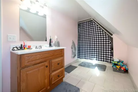 804 Morton, Belding, MI 48809 photo 26