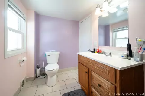 804 Morton, Belding, MI 48809 photo 27