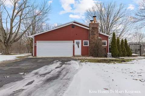 Exterior - 3016 Mccabe, Ada, MI 49301 photo 4 of 4