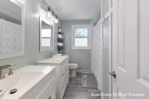 Bath - 3016 Mccabe, Ada, MI 49301 photo 2 of 2