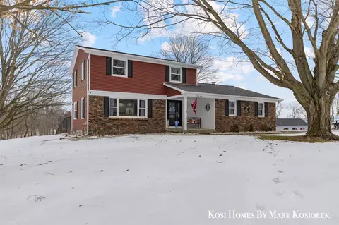 3016 Mccabe, Ada, MI 49301
