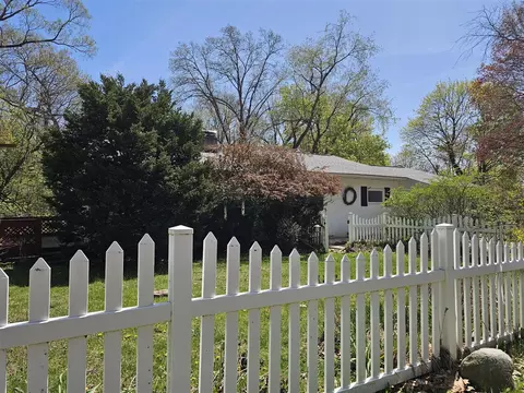77 Leitch, Battle Creek, MI 49015