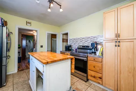 Kitchen - 41491 70th, Covert, MI 49043 photo 1 of 2