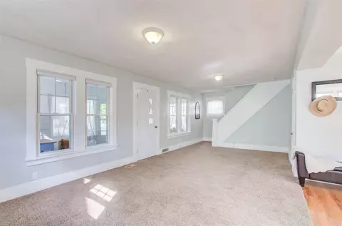 Living - 607 S West, Jackson, MI 49203 photo 2 of 3