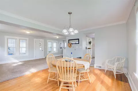 Dining - 607 S West, Jackson, MI 49203 photo 1 of 2