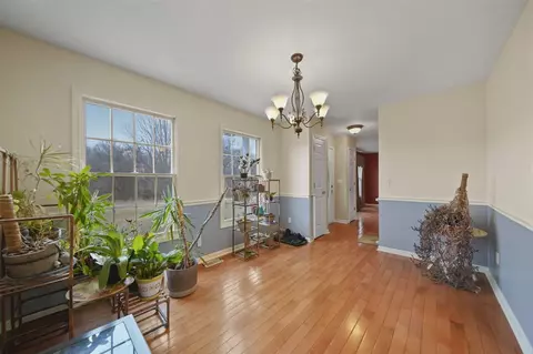 Entry Way - 6753 Taylorfield, Jackson, MI 49201 photo 2 of 4