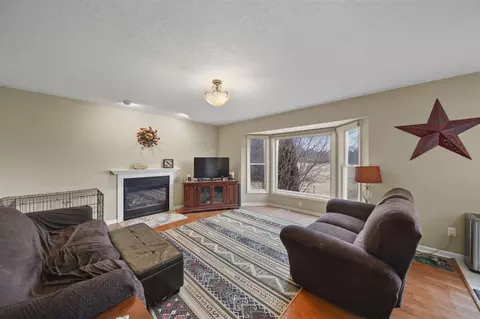 Living - 6753 Taylorfield, Jackson, MI 49201 photo 3 of 6