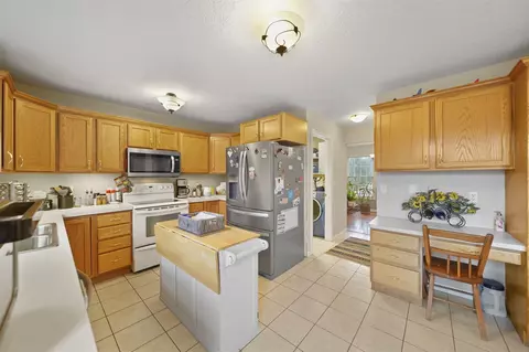 Kitchen - 6753 Taylorfield, Jackson, MI 49201 photo 3 of 3