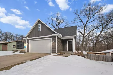 4004 Groveland, Wyoming, MI 49519