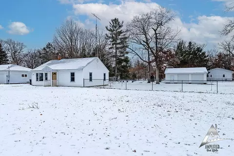 1310 E Swain, White Cloud, MI 49349 photo 3
