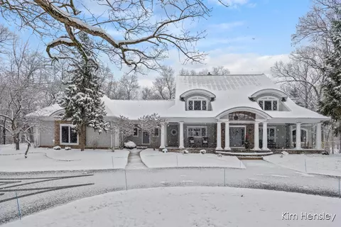 1840 Highgrove, Ada, MI 49301