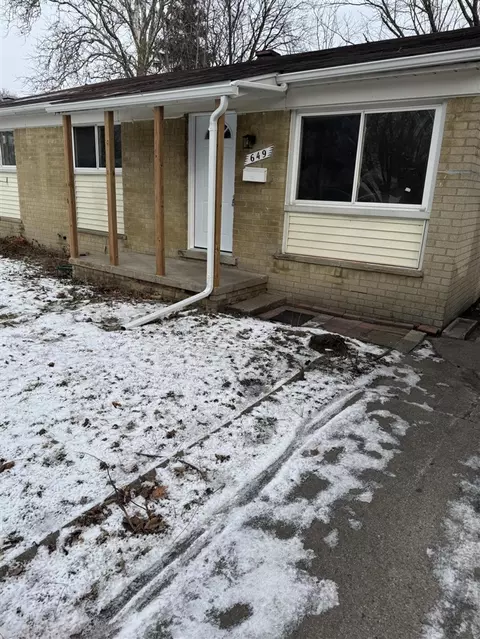 649 Calder, Ypsilanti, MI 48198