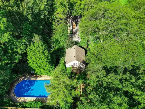 104 Mount Tabor, Buchanan, MI 49107
