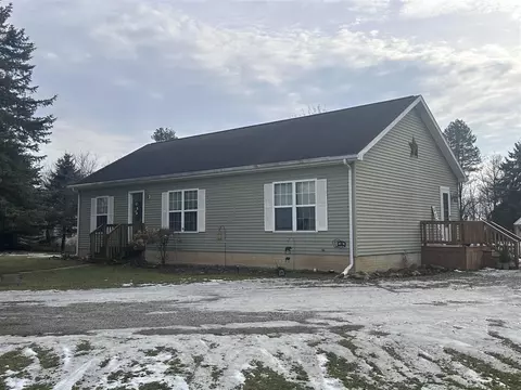 126 Cutler, North Adams, MI 49262