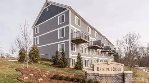 2715 Bristol Rdg, Ann Arbor, MI 48105