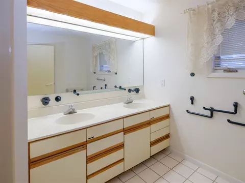 Bath - 6680 Ormada, Kalamazoo, MI 49048 photo 3 of 4
