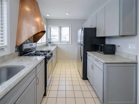 Kitchen - 6680 Ormada, Kalamazoo, MI 49048 photo 2 of 4