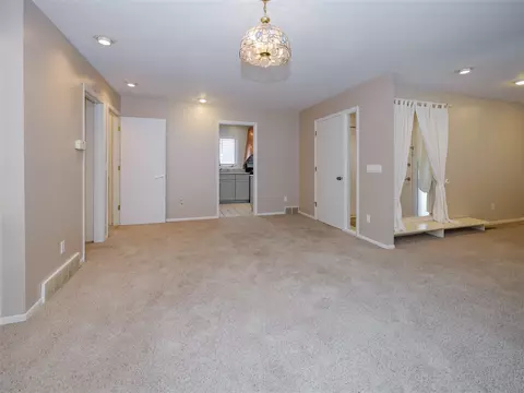 Living - 6680 Ormada, Kalamazoo, MI 49048 photo 2 of 5
