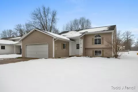 761 Cloverdale, Grand Rapids, MI 49534