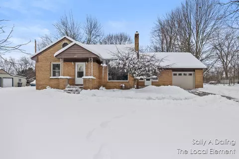 3738 Richmond, Grand Rapids, MI 49534