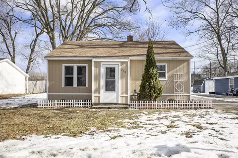 319 Alpine, Wayland, MI 49348