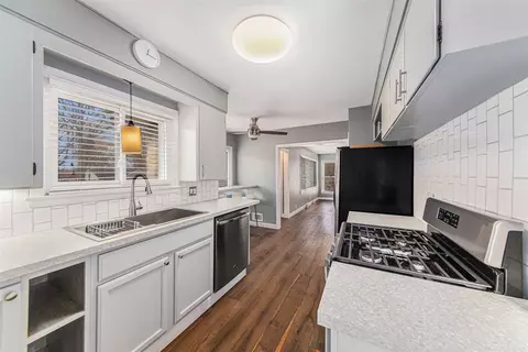 Kitchen - 839 Springcrest, Jackson, MI 49203 photo 2 of 3