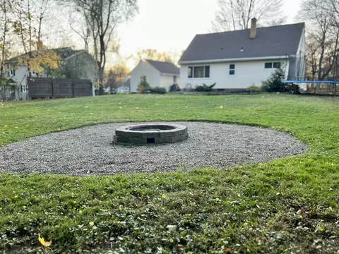 Exterior - 839 Springcrest, Jackson, MI 49203 photo 6 of 8