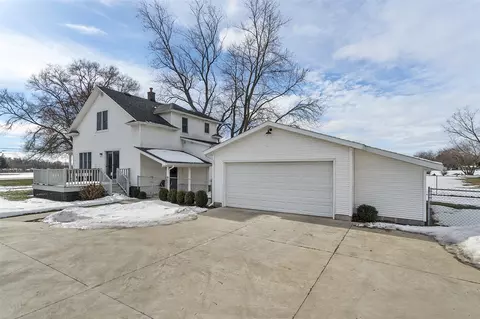10683 James, Zeeland, MI 49464