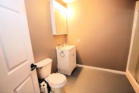 Bath - 4530 Valeries, Newaygo, MI 49337 photo 7 of 9