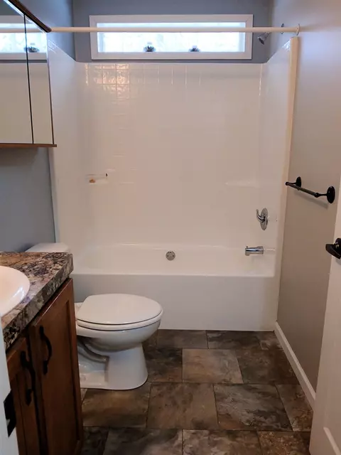 Bath - 4530 Valeries, Newaygo, MI 49337 photo 6 of 9