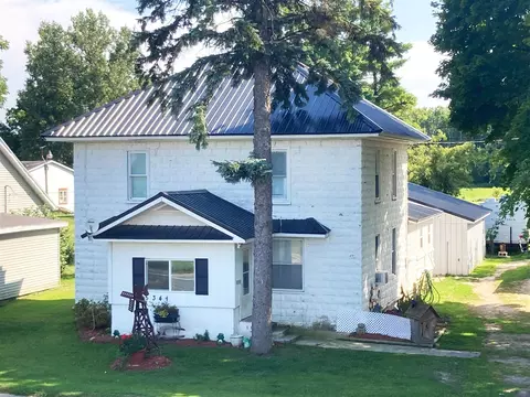 15341 W Howard City Edmore, Howard City, MI 49329