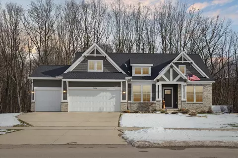 7526 Graymoor, Caledonia, MI 49316