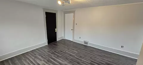 138 Wall, Jackson, MI 49203 photo 17