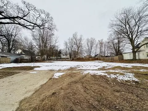 208 Leonard, Belding, MI 48809 photo 6