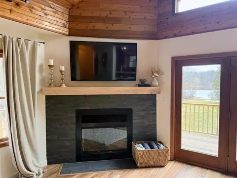 Living - 582 Mill, Concord, MI 49237 photo 2 of 3