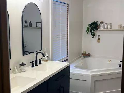 Bath - 582 Mill, Concord, MI 49237 photo 4 of 9