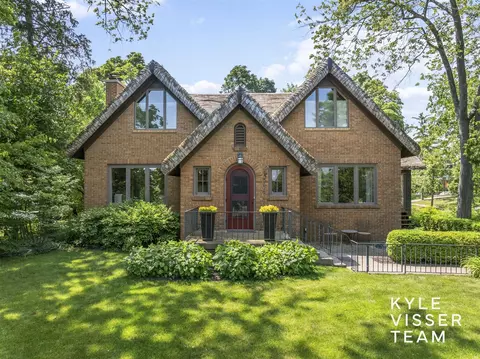 2346 Lake, East Grand Rapids, MI 49506
