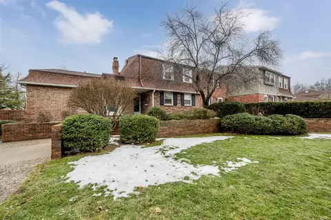 2507 Dover, Saint Joseph, MI 49085