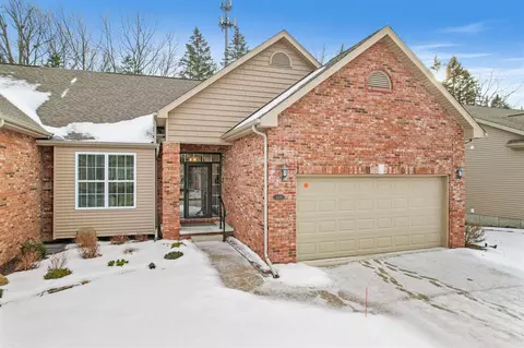 3109 Harbor Pointe, Fenton, MI 48430