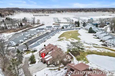 149 Harbor #14, Douglas, MI 49406