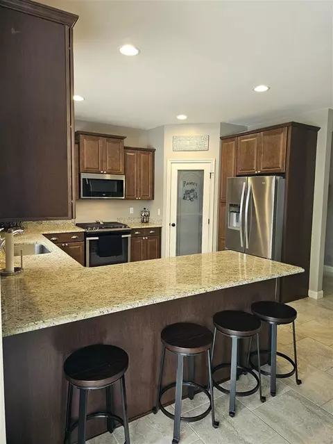 Kitchen - 55197 Wolverine, Macomb, MI 48042 photo 3 of 3